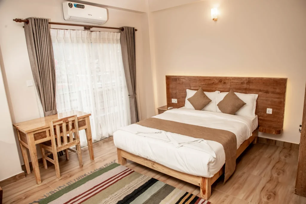 lakeside-pokhara-private-room-queen-bed